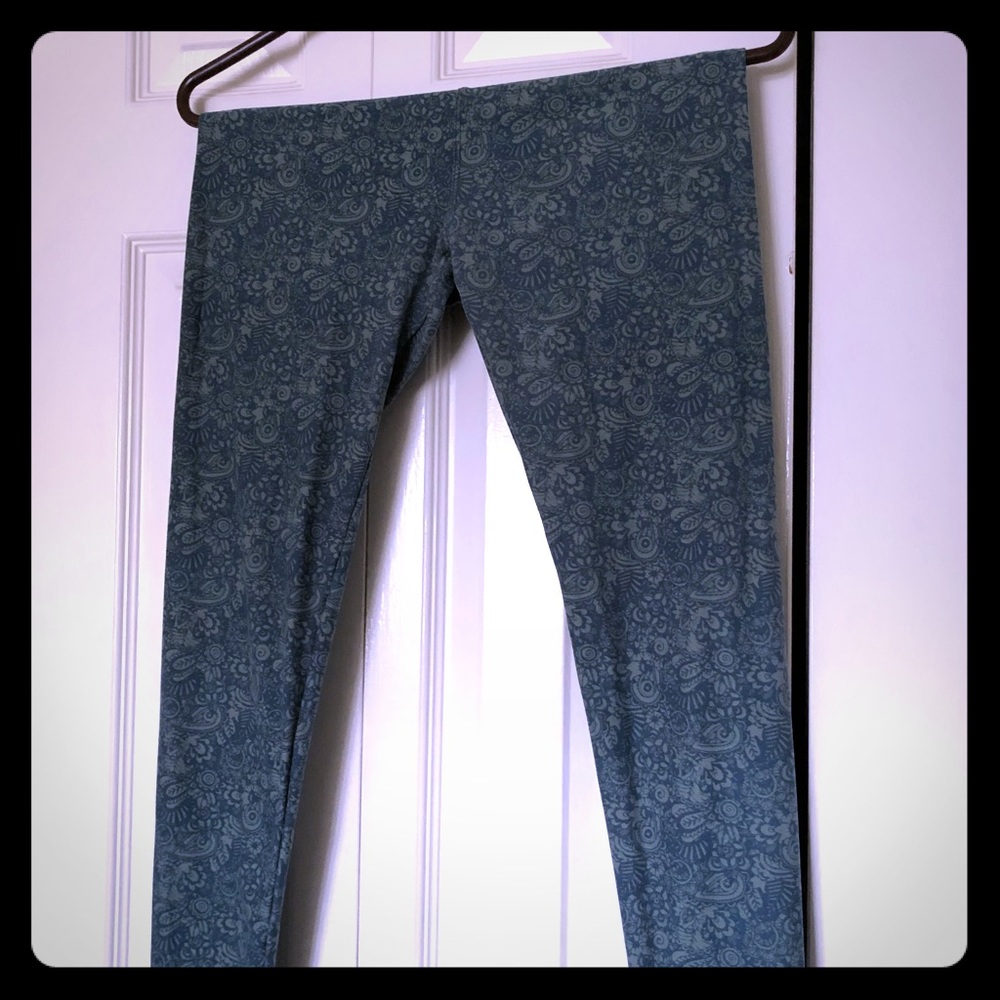 LuLaRoe one size teal paisley leggings
